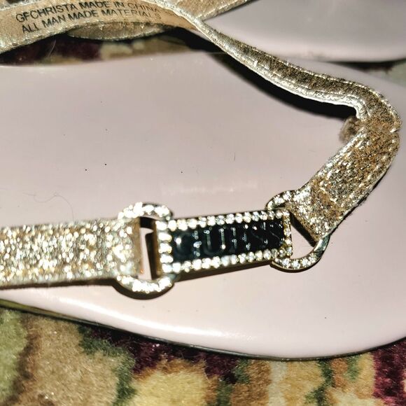 G by Guess Shimmering Y-Strap to Toe Flat Sandals like-New Glamgirl beach pool 6 - Picture 11 of 15